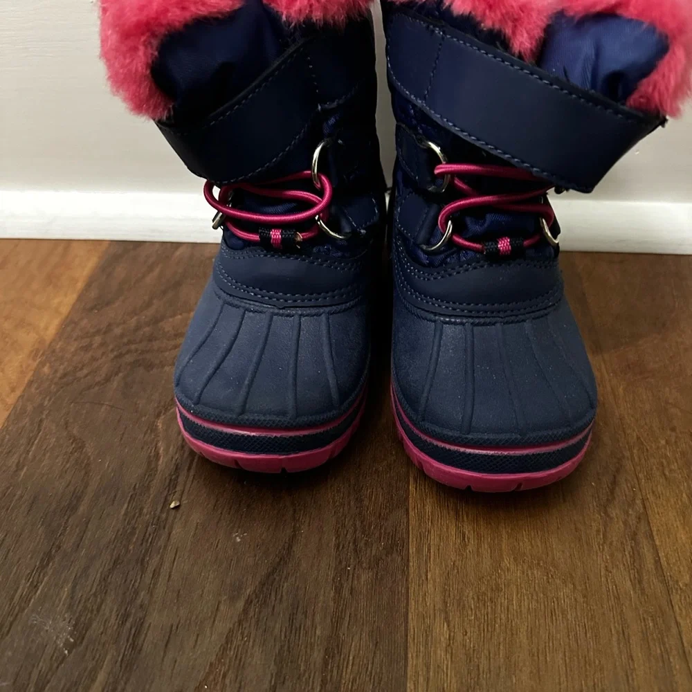 Target Toddler Girl snow boots size 5/6